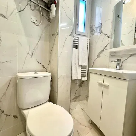 Διαμέρισμα New 458 Chaplin - Cosy Center